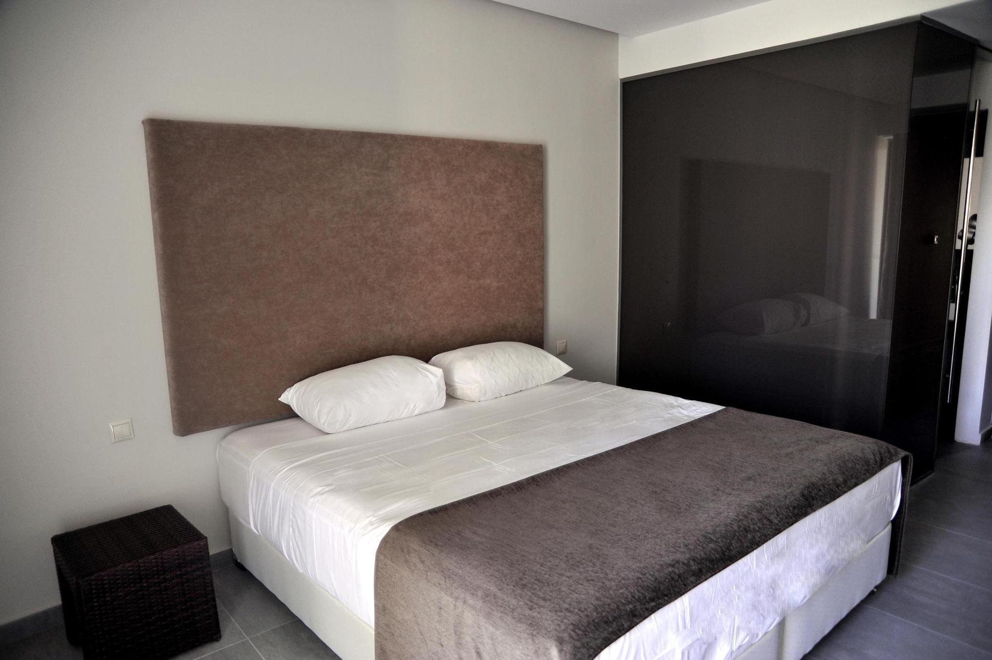 Oktober Downtown Boutique Hotel Rhodes City Exterior photo