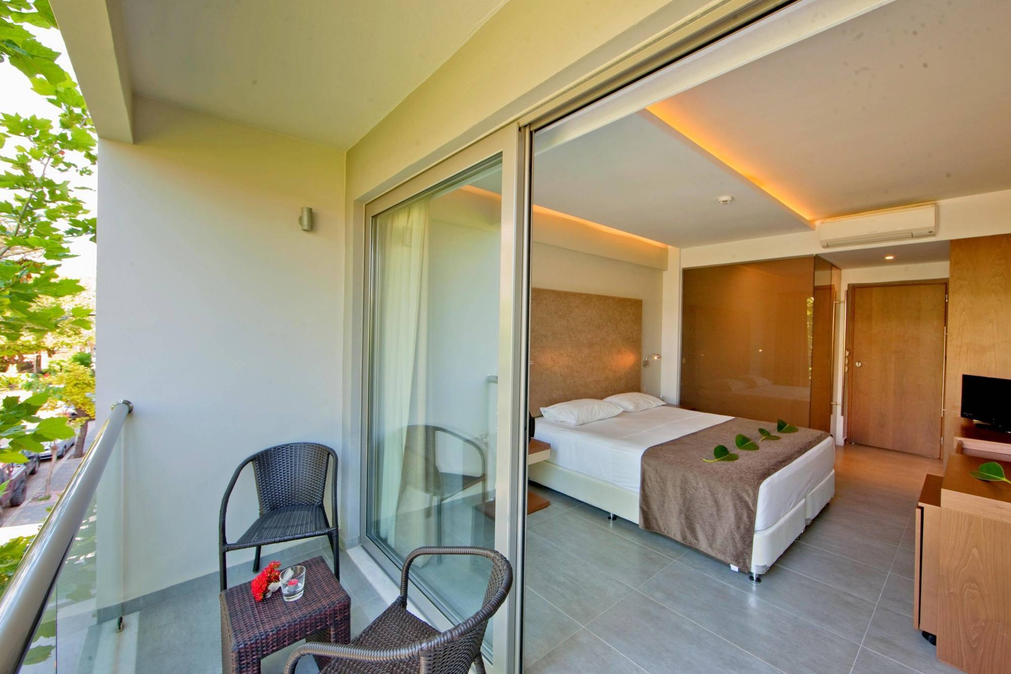 Oktober Downtown Boutique Hotel Rhodes City Exterior photo